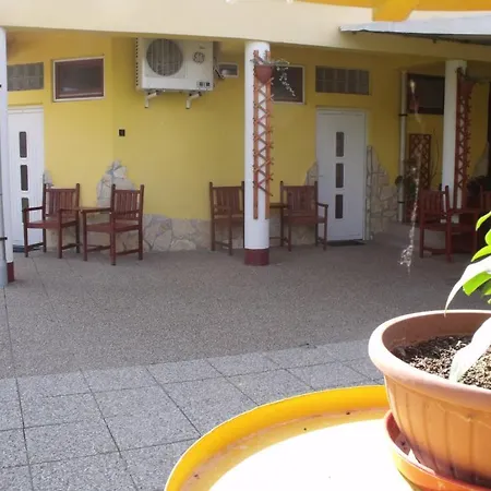 Pensión Abádszalóki Vitorlás