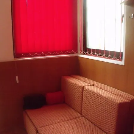 Abádszalóki Vitorlás Pensión